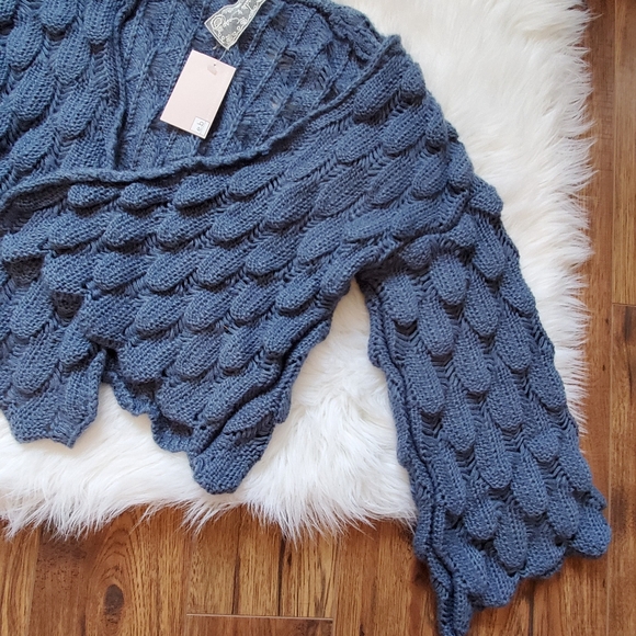 New Sadie and sage knitted cropped coverup - Picture 2 of 5